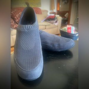 Sketchers navy blue slip on sneakers